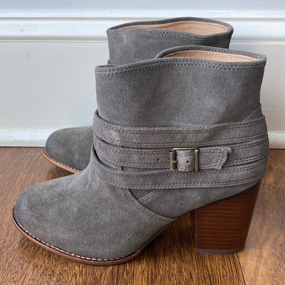Womens Splendid Laventa Strapped Ankle Boots, Gray Suede size 7